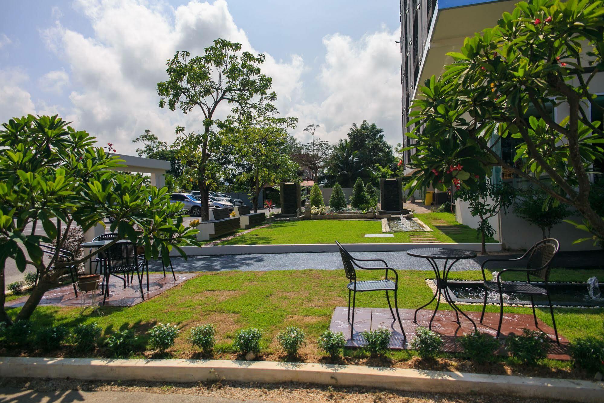 The Zenery Hotel Lampang Extérieur photo